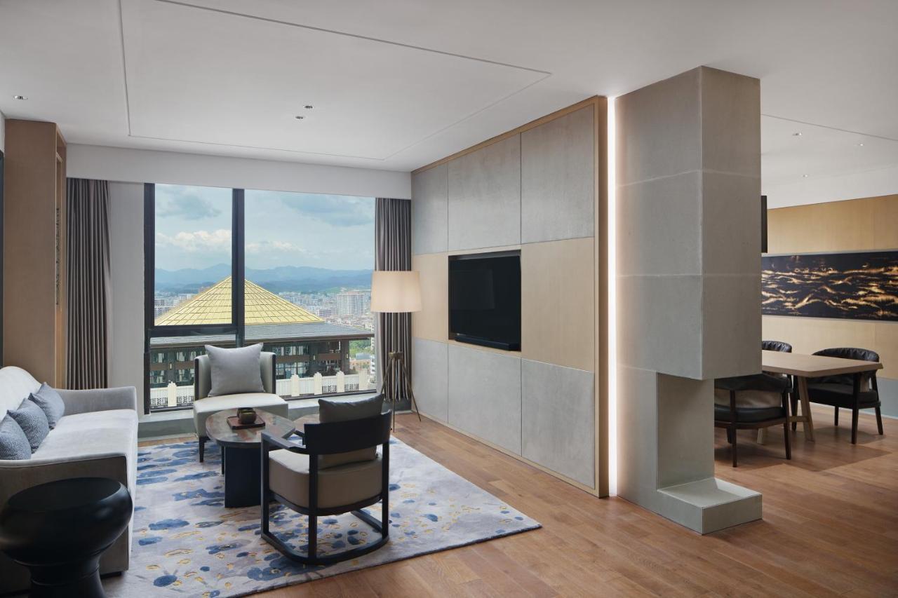 Sheraton Yunfu Xinxing Hotel Екстериор снимка