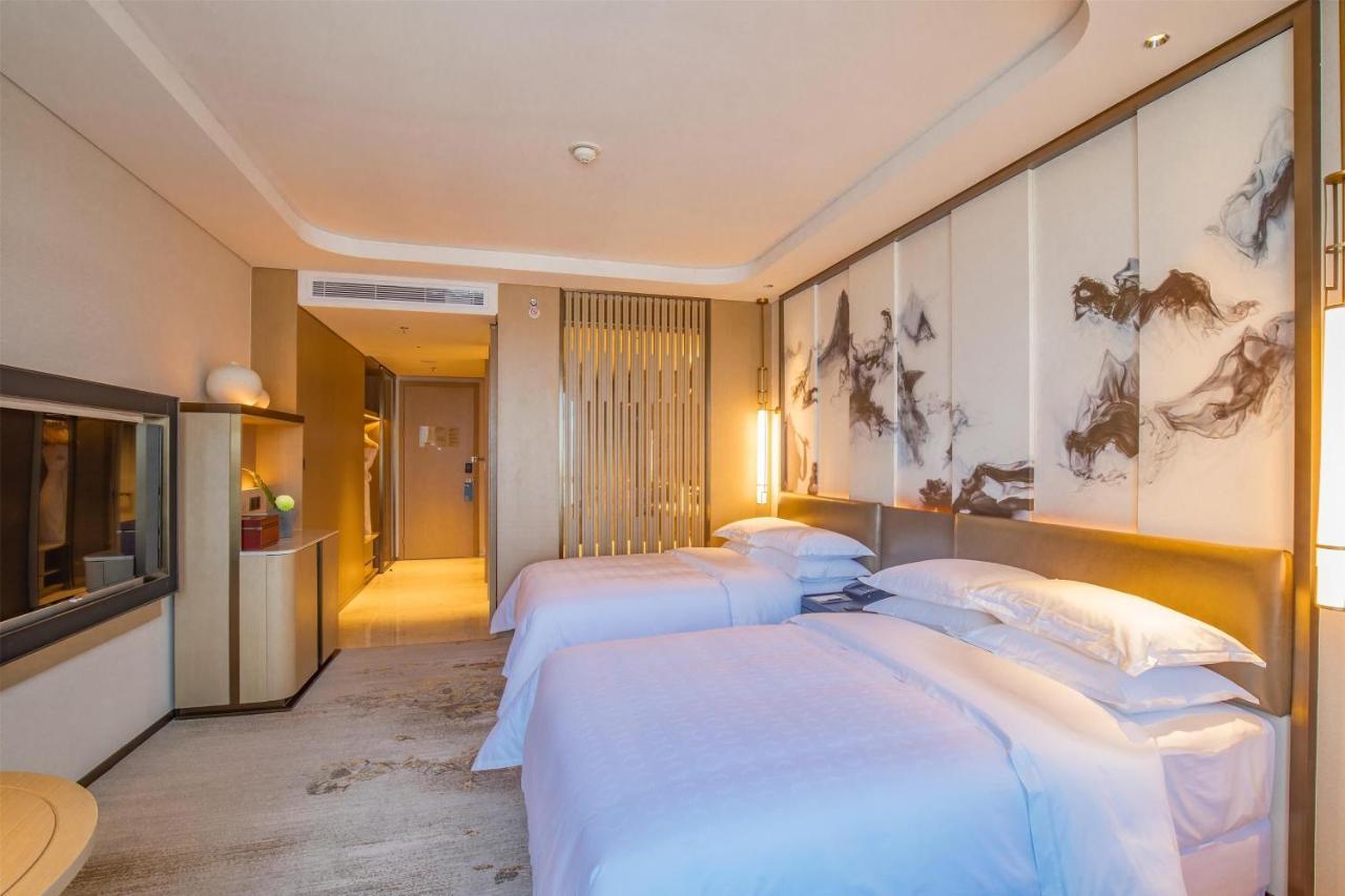 Sheraton Yunfu Xinxing Hotel Екстериор снимка