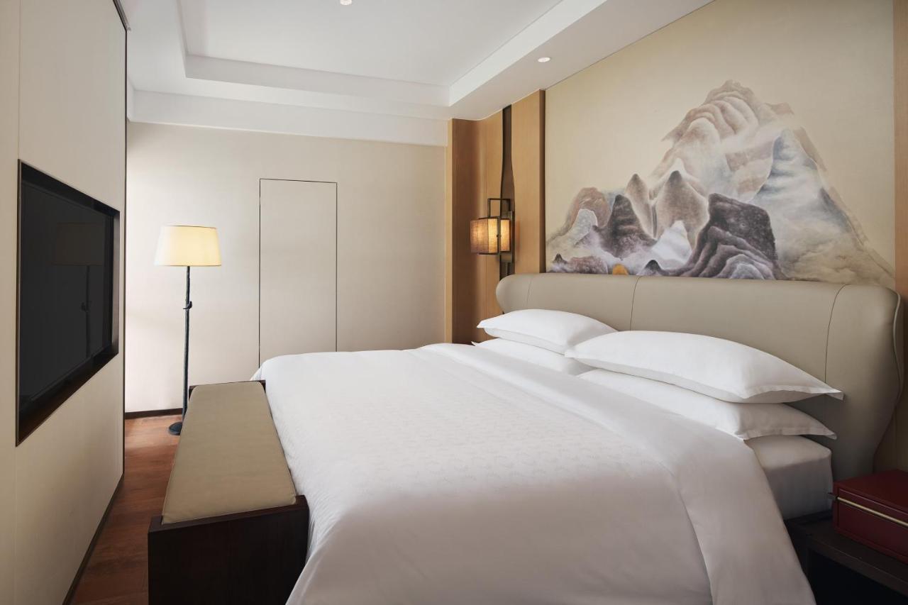 Sheraton Yunfu Xinxing Hotel Екстериор снимка