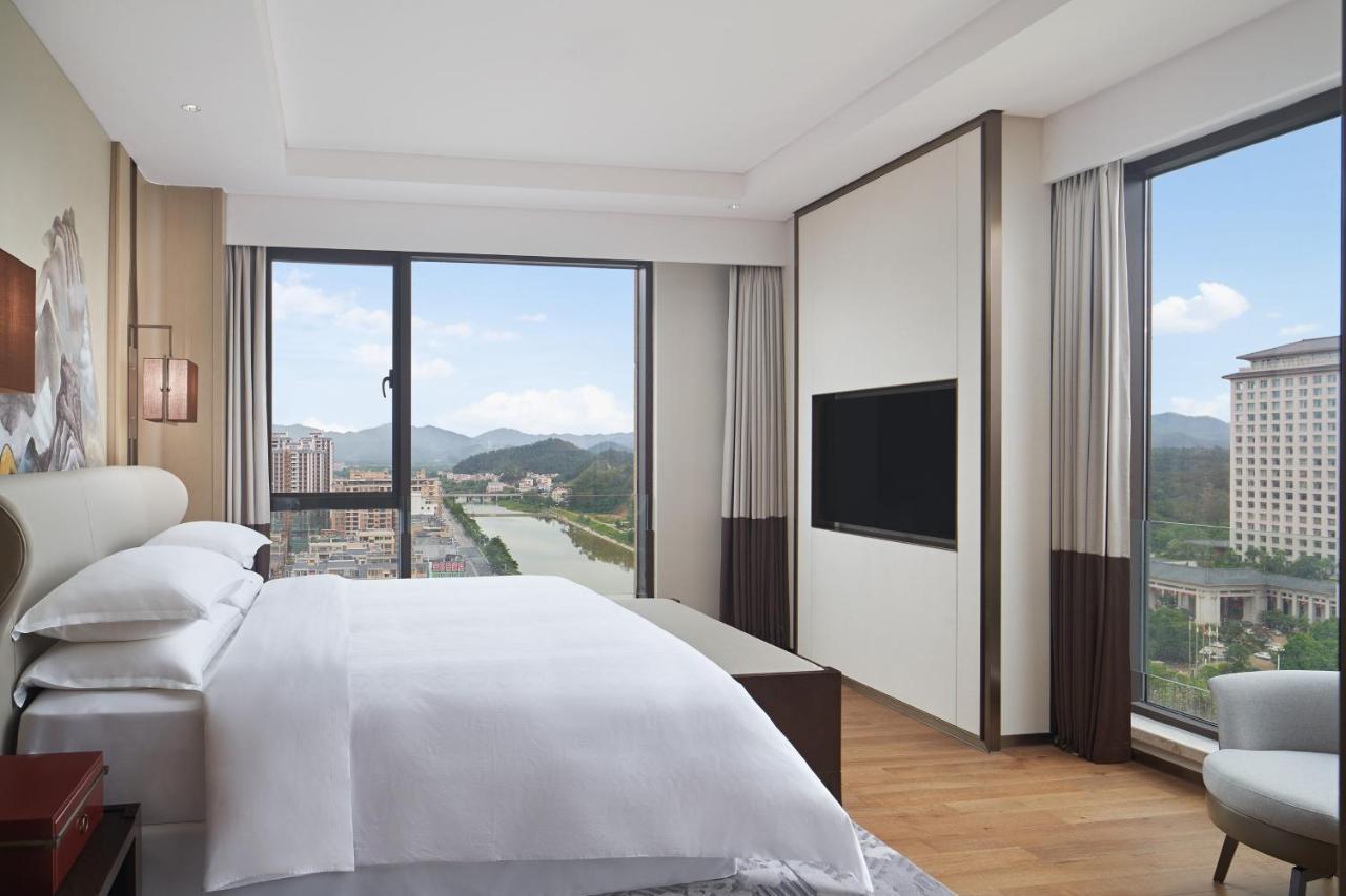 Sheraton Yunfu Xinxing Hotel Екстериор снимка